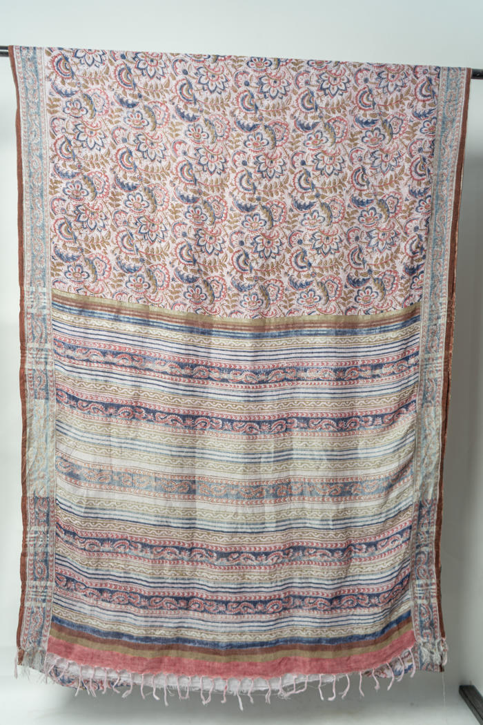 Elegant Bhagalpur Handwoven Saree with Natural Dyes, Showcasing Floral Motifs and Graceful Contrasting Borders