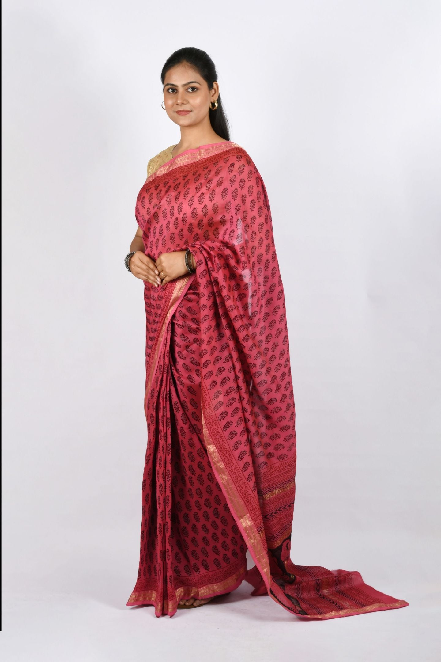 Pink Color Pure Handwoven with Flower Motif Bagh Print Maheshwari Handloom Cotton & Silk Saree