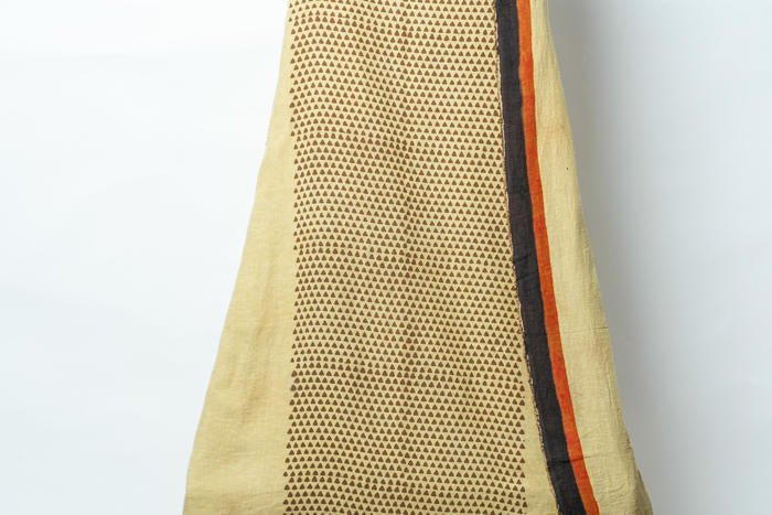 Eleganct Suit with Geometric Dupatta for Stylish Contemporary Flair