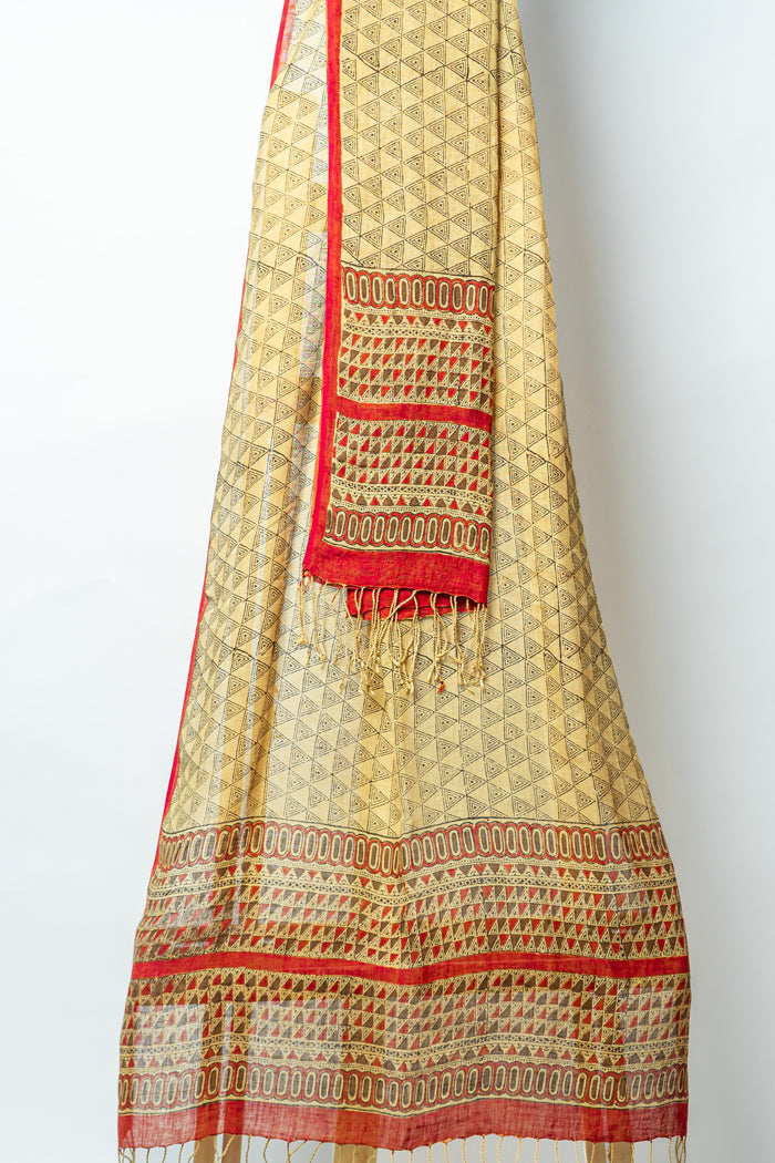 Eleganct Suit with Geometric Dupatta for Stylish Contemporary Flair