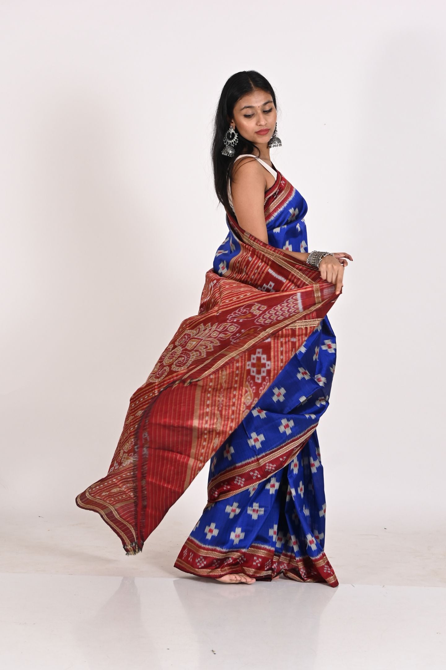 Blue Deha Pasapali Khandua Handloom Ikat Silk Saree