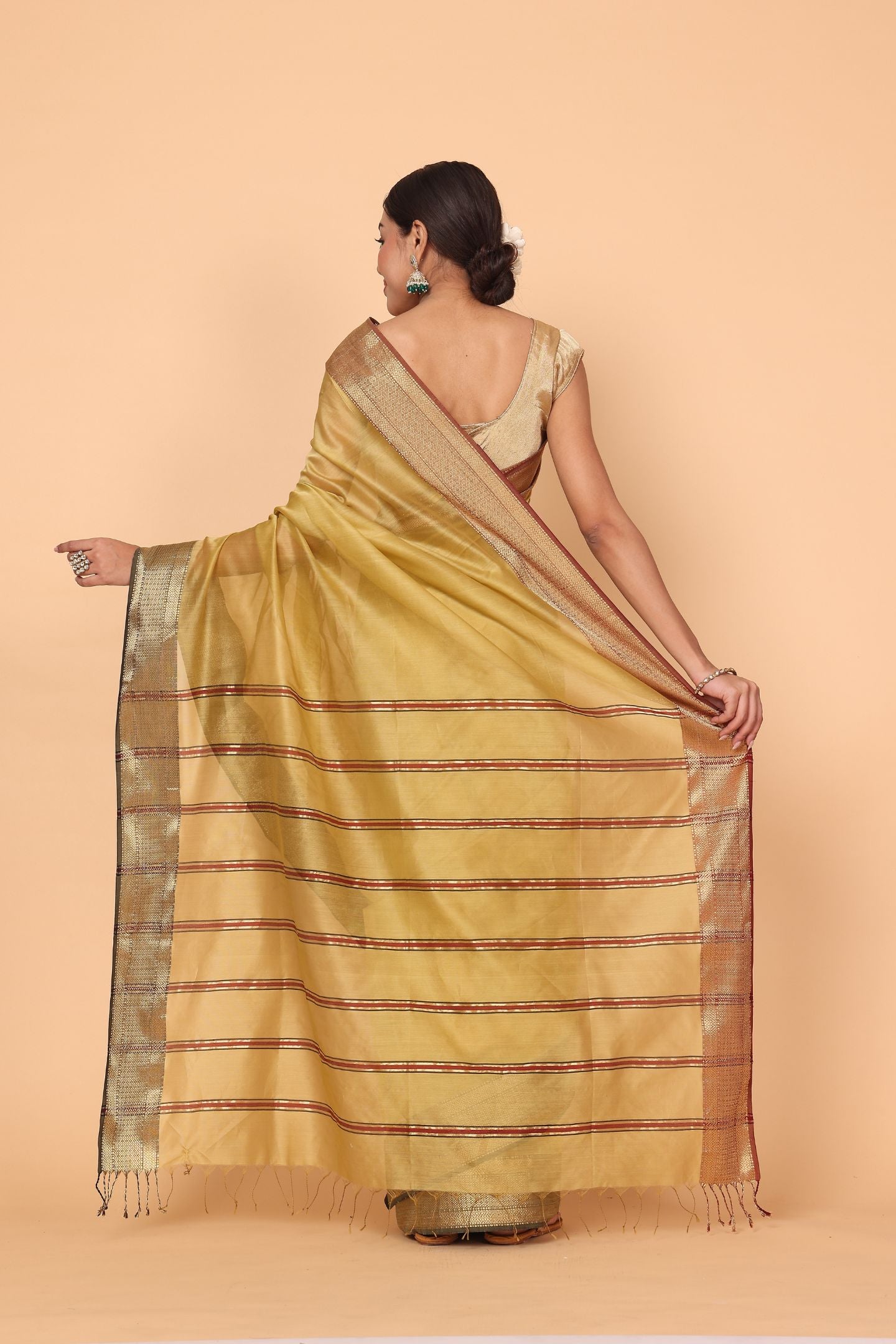 Chameli Phool Cotton and Silk Maheshwari Handloom Saree