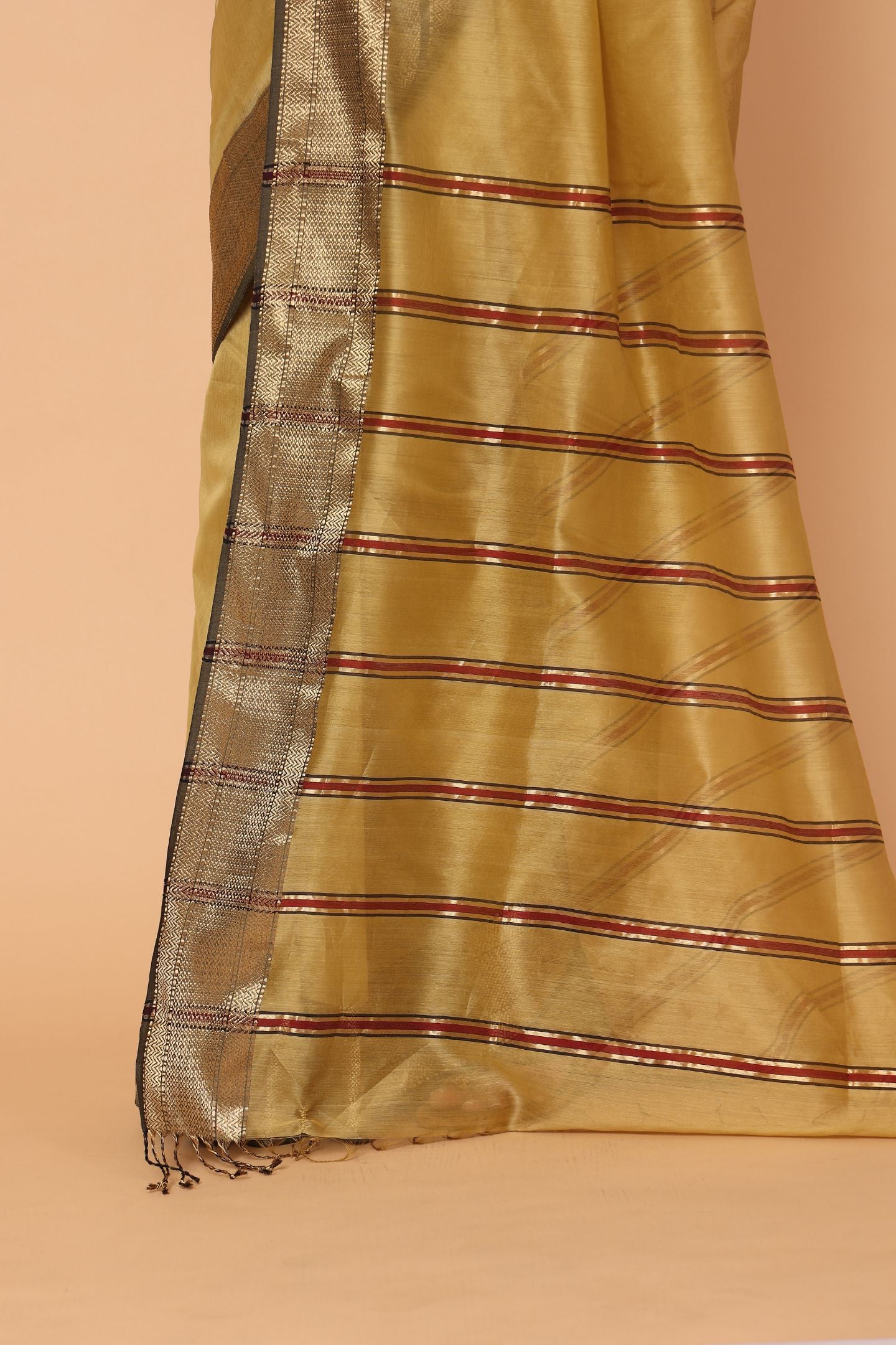 Chameli Phool Cotton and Silk Maheshwari Handloom Saree