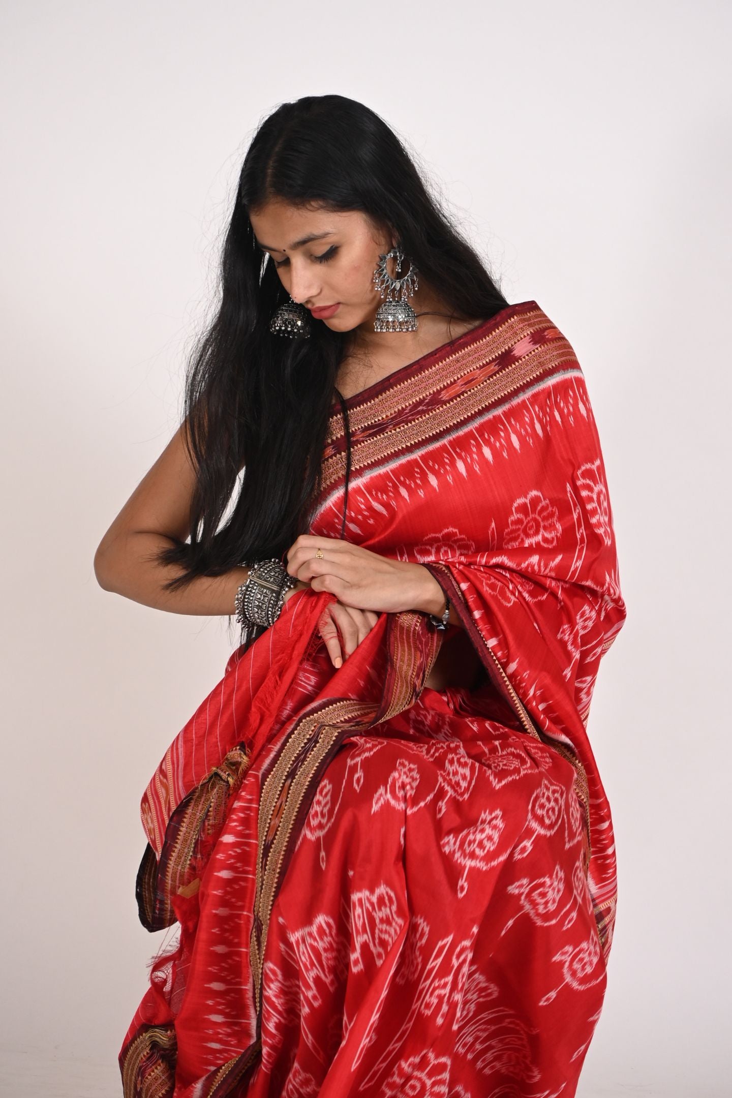 Deha Hathi Khandua Handloom Ikat Silk Saree