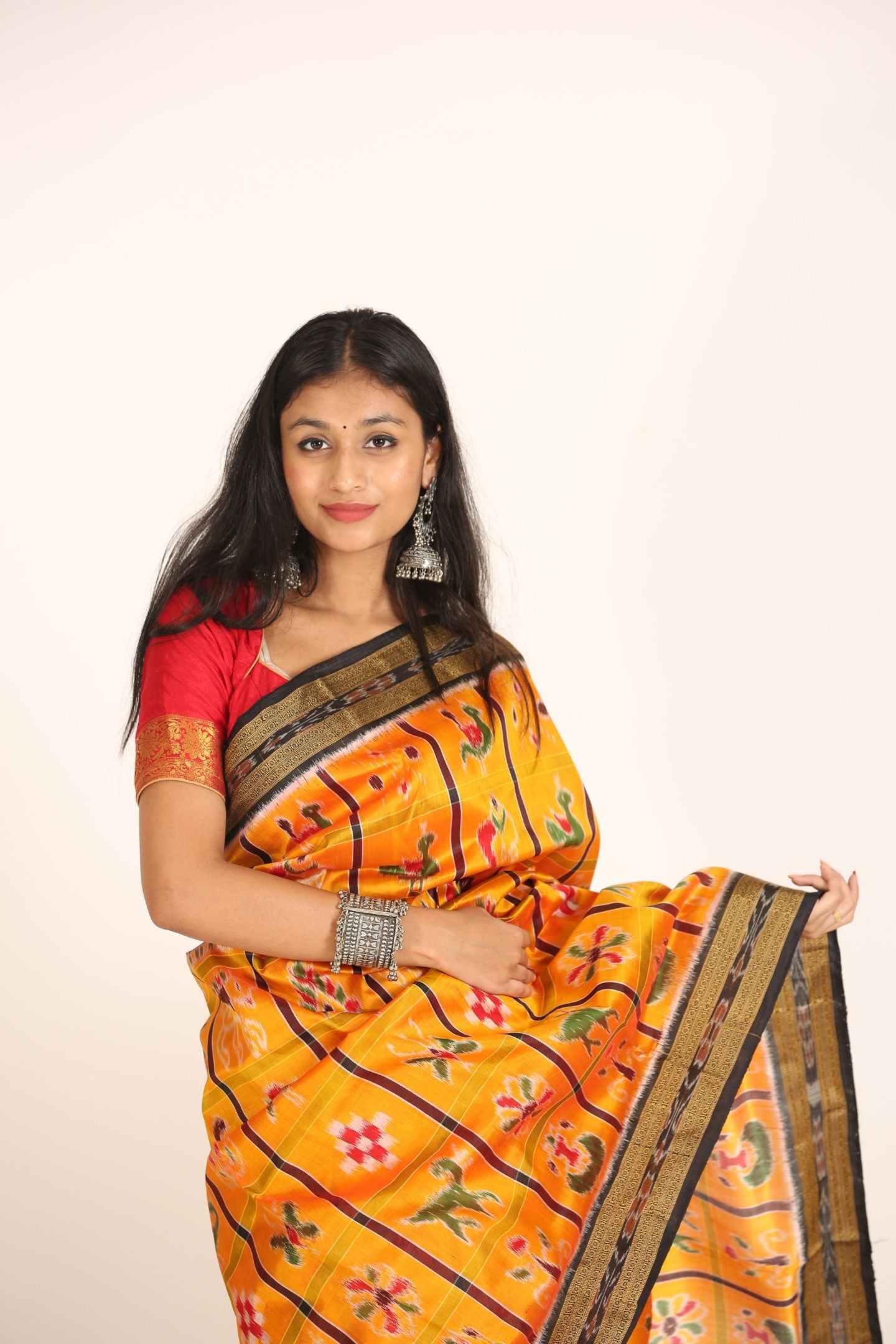 Gold Deha Nabakothi Handloom Ikat Silk Saree
