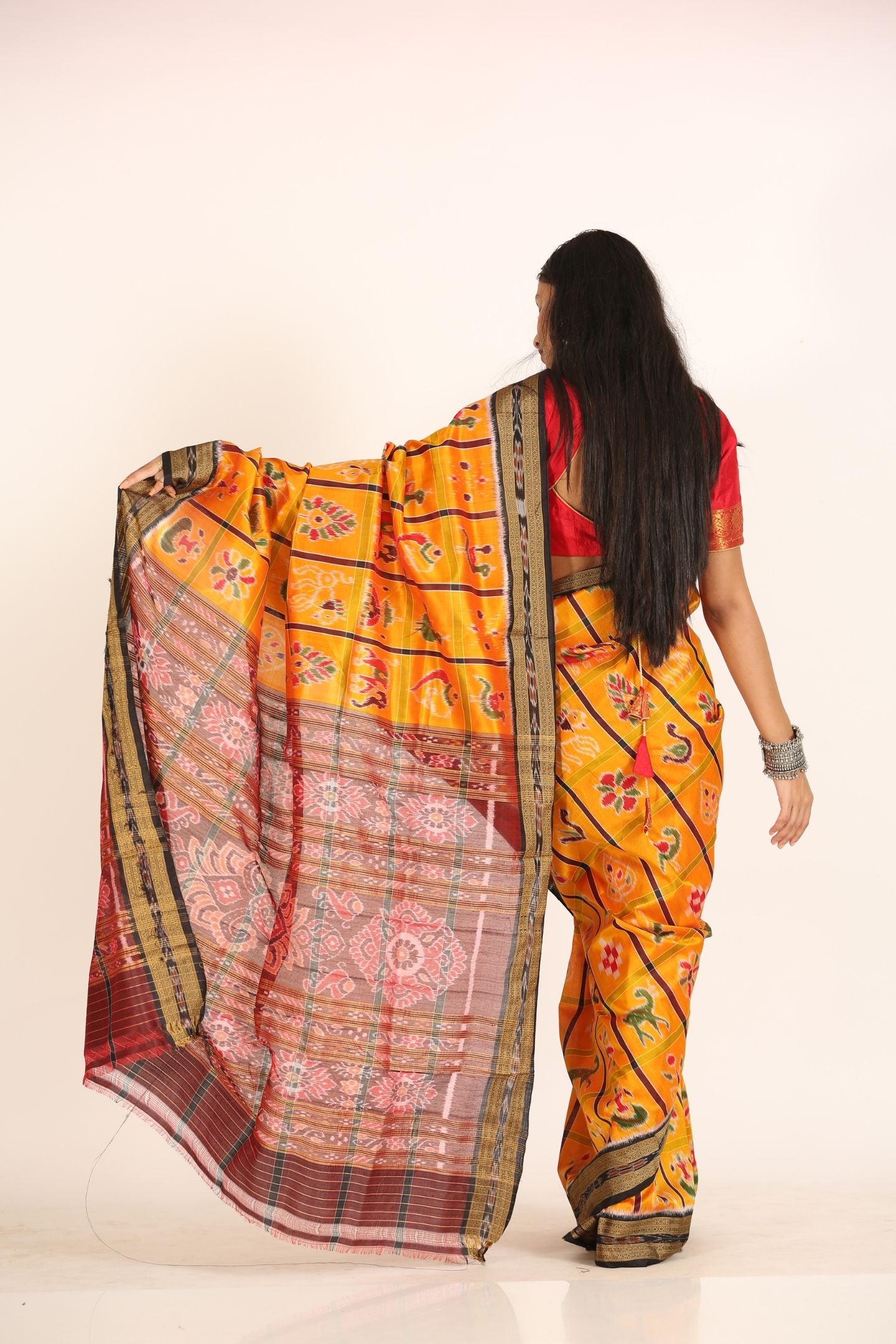 Gold Deha Nabakothi Handloom Ikat Silk Saree