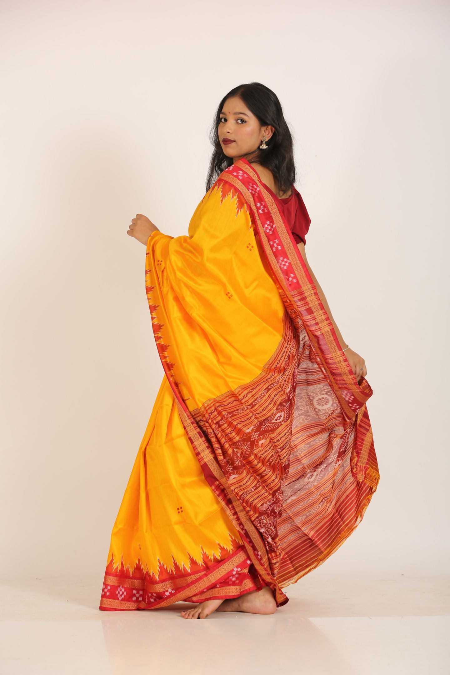 Gold Single Pasapalli Border Khandua Handloom Ikat Silk Saree