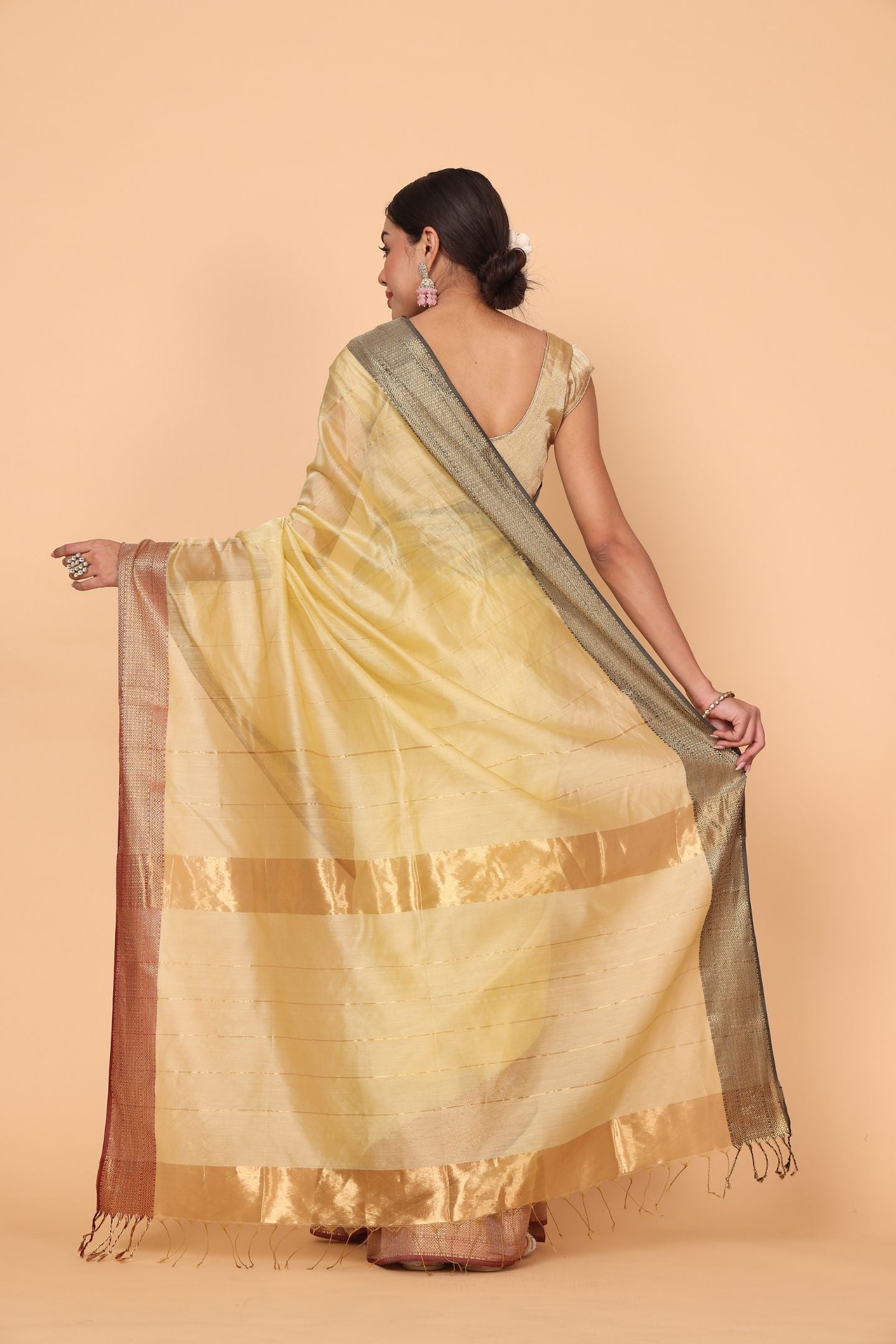 Golden Chameli Blossom Cotton and Silk Maheshwari Handloom Saree