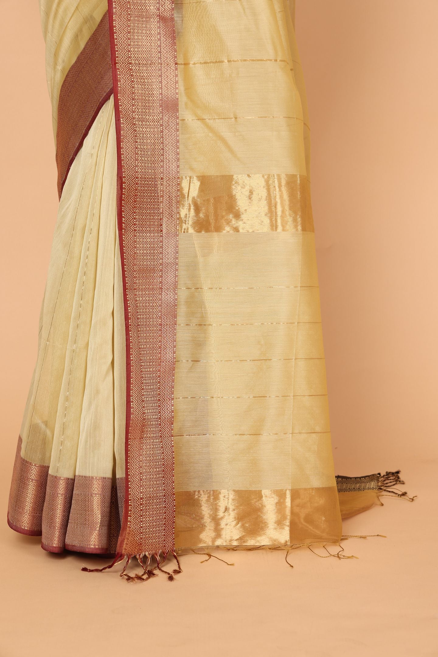 Golden Chameli Blossom Cotton and Silk Maheshwari Handloom Saree