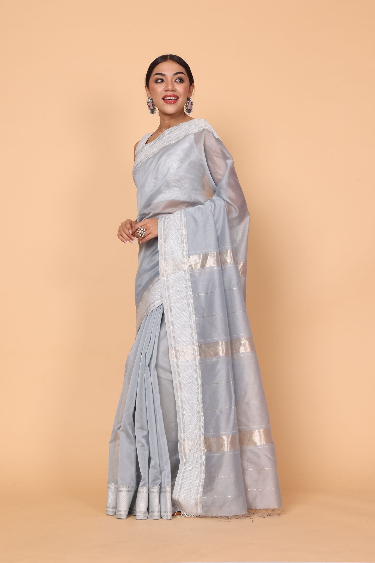 Plain Silver Grey Cotton and Silk Maheshwari Handloom Saree