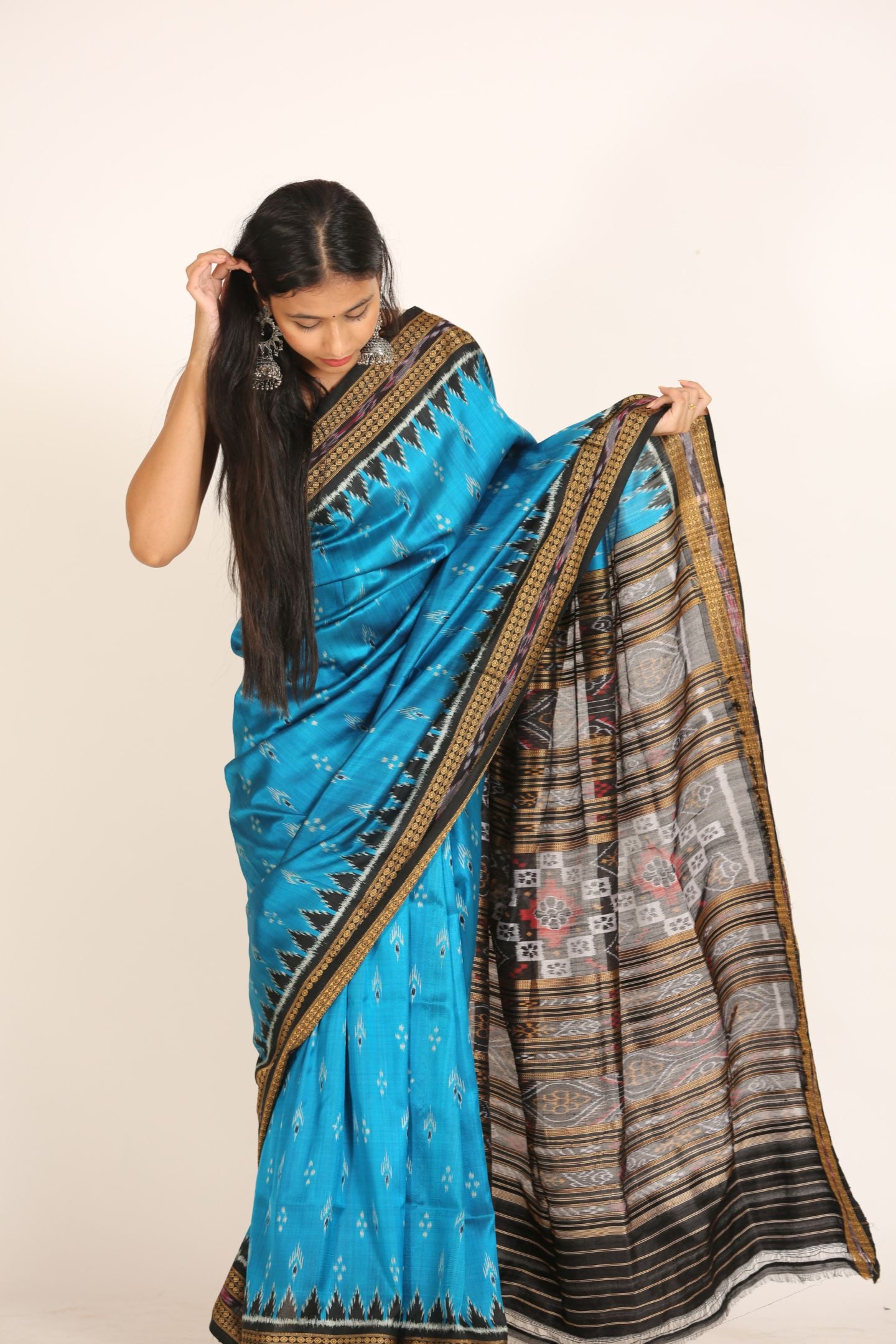 Sea Blue Deha Chhnda Handloom Ikat Silk Saree