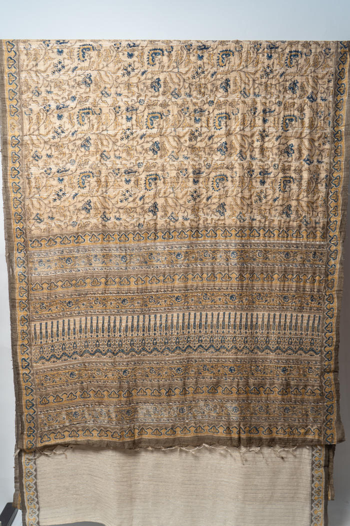 Bhagalpur Handwoven Saree with Floral Motifs, Natural Dyes, and Delicate Intricately Designed Borders with Contrasting Accents