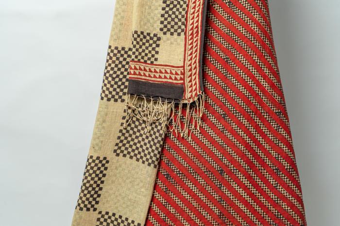 Geometric Suit with Contrasting Checked Dupatta for Unique and Modern Appeal