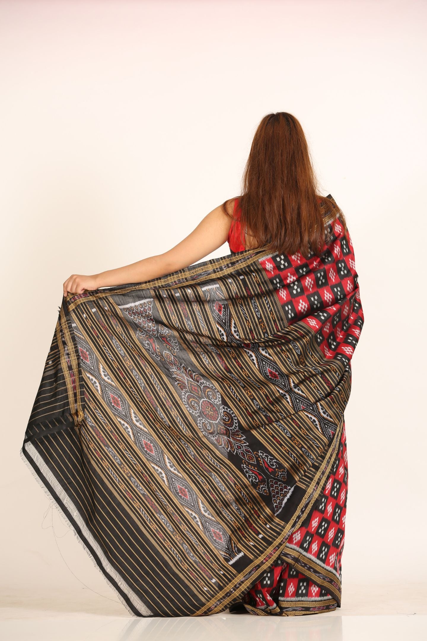 Deha Pasapalli Red Handloom Ikat Silk Saree