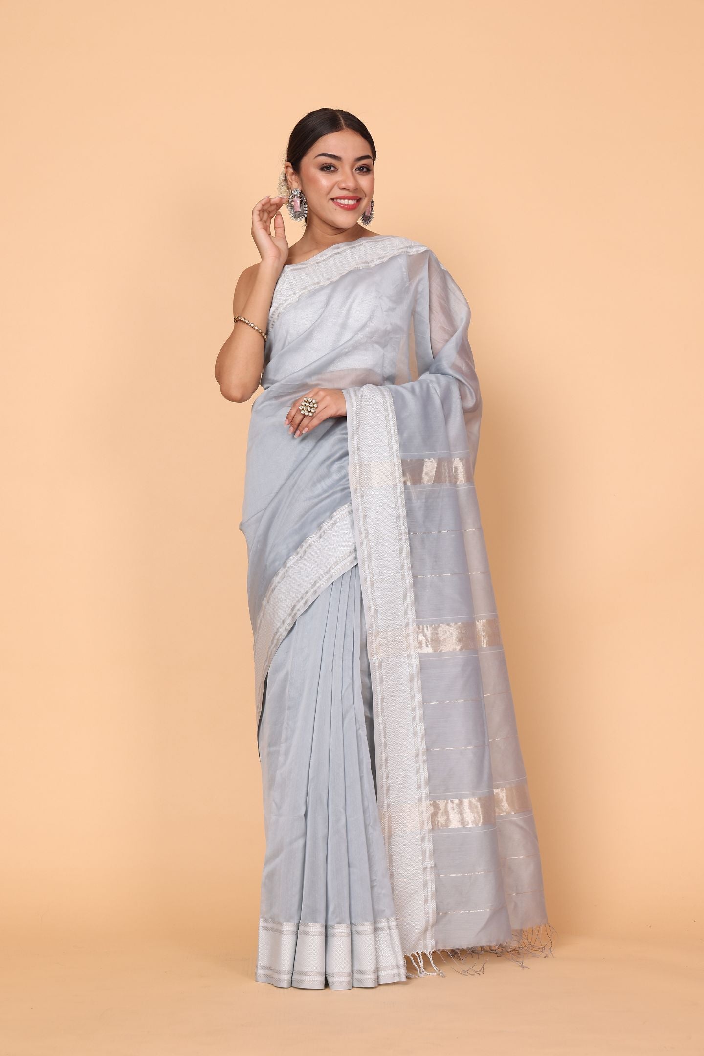 Plain Silver Grey Cotton and Silk Maheshwari Handloom Saree