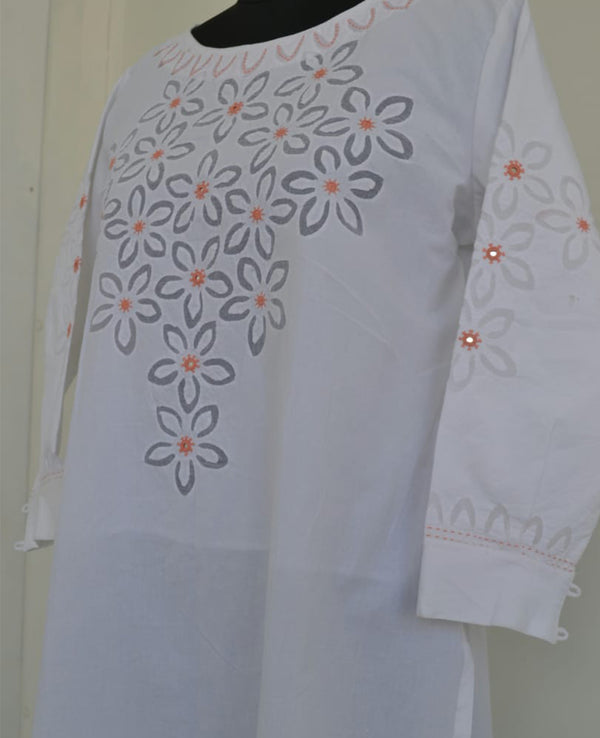 Parijat Applique Kurti with Leaf and Embroidery Design
